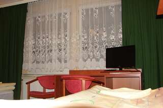 Отель Hotel Lech Гнезно Двухместный номер с 2 отдельными кроватями-1