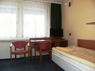 Отель Hotel Lech Гнезно Двухместный номер с 2 отдельными кроватями-5